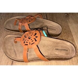 Maurices Women‎ Tan Cutout Thong Sandals Slip On Comfort Cork Sole Size 8